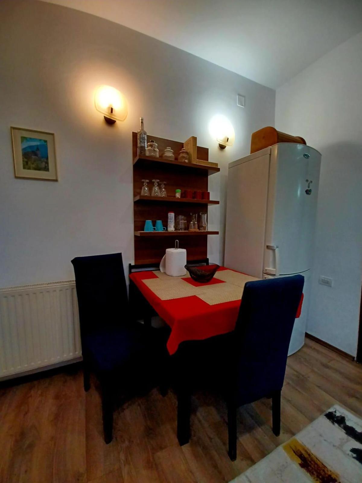 Lovely Central Apartment Brasov Exterior photo